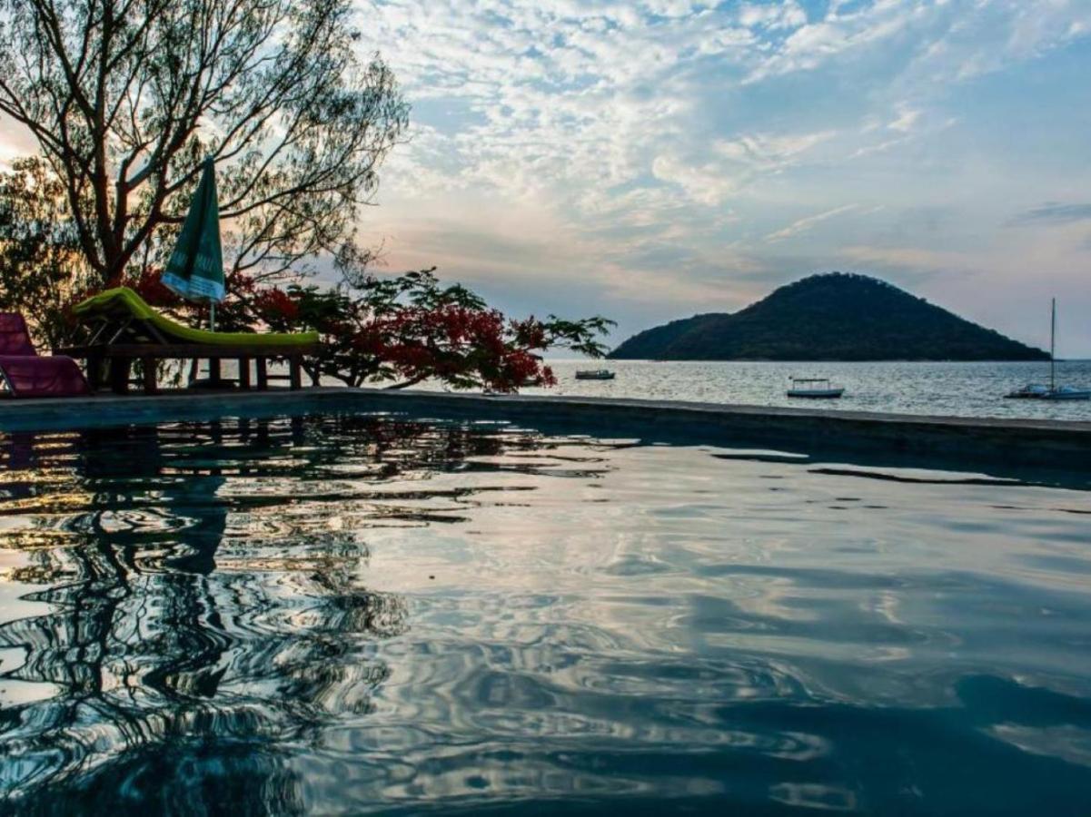 Thumbi View Lodge Cape Maclear Exterior photo