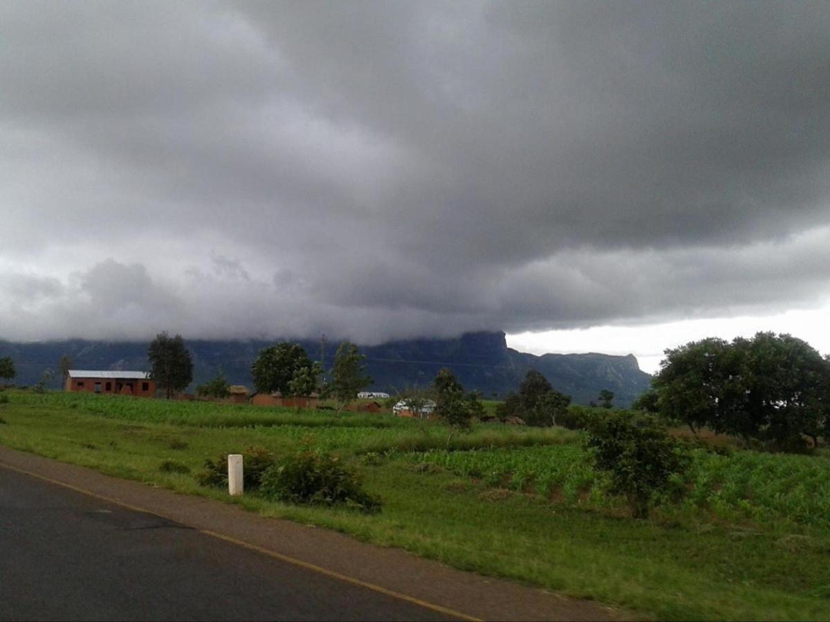 Thumbi View Lodge Cape Maclear Exterior photo