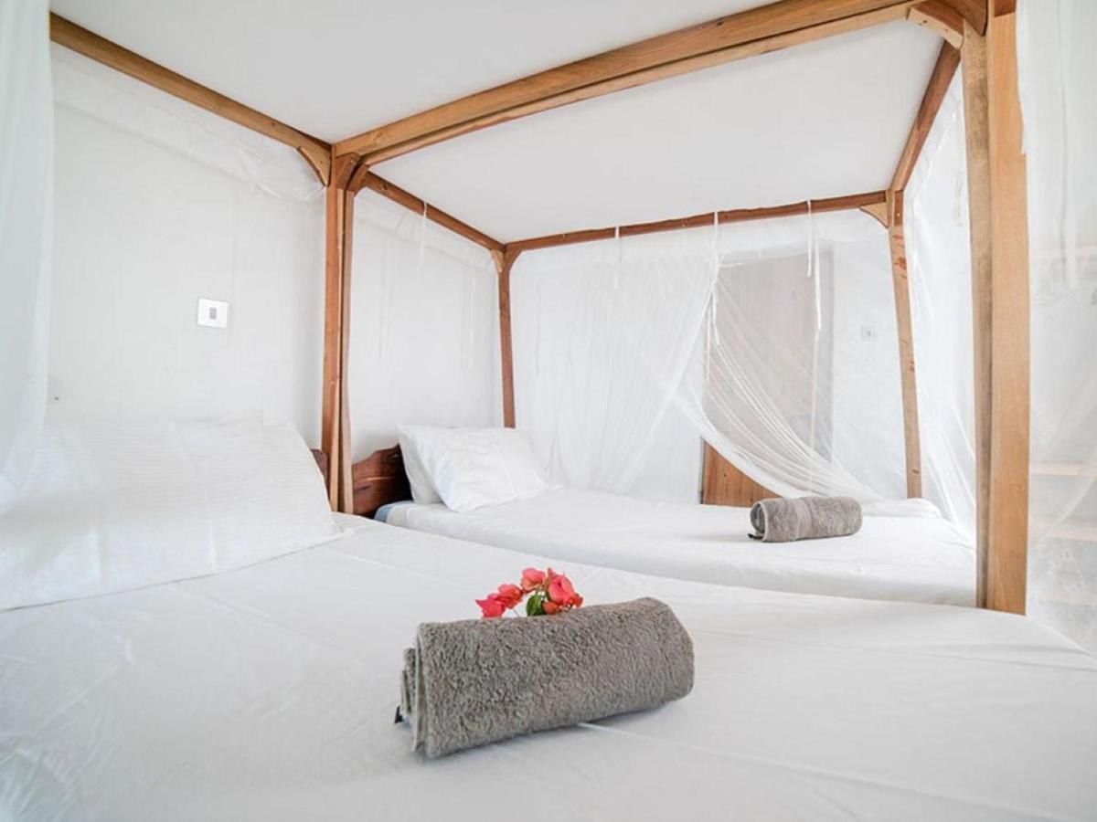 Thumbi View Lodge Cape Maclear Room photo