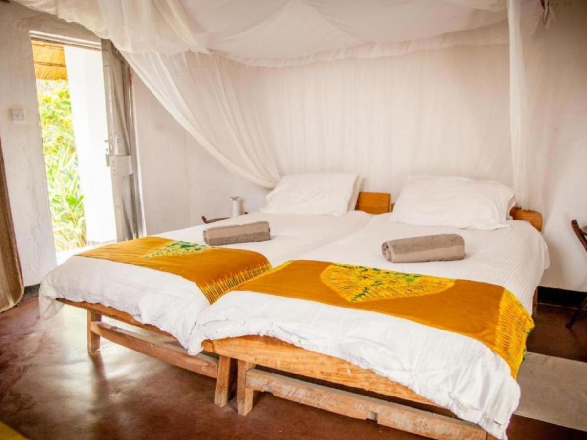 Thumbi View Lodge Cape Maclear Room photo