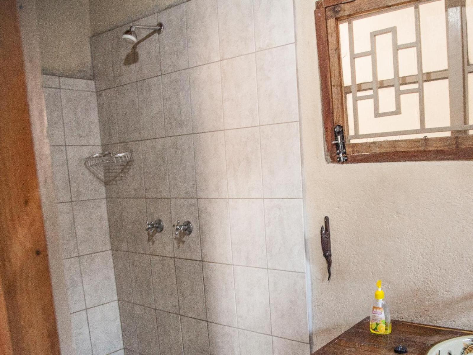 Thumbi View Lodge Cape Maclear Room photo